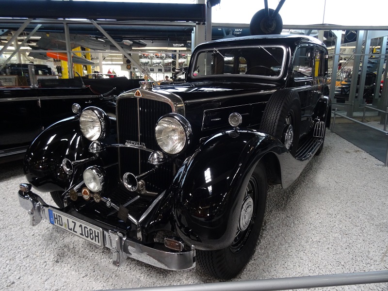 1939 マイバッハ ツェッペリン 銀/黒 - ミニカー